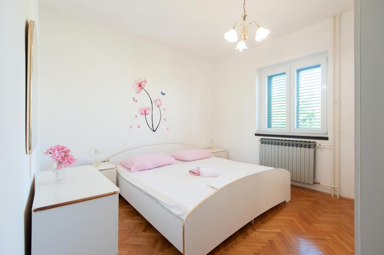 Apartments By The Sea Turanj, Biograd - 6445 מראה חיצוני תמונה