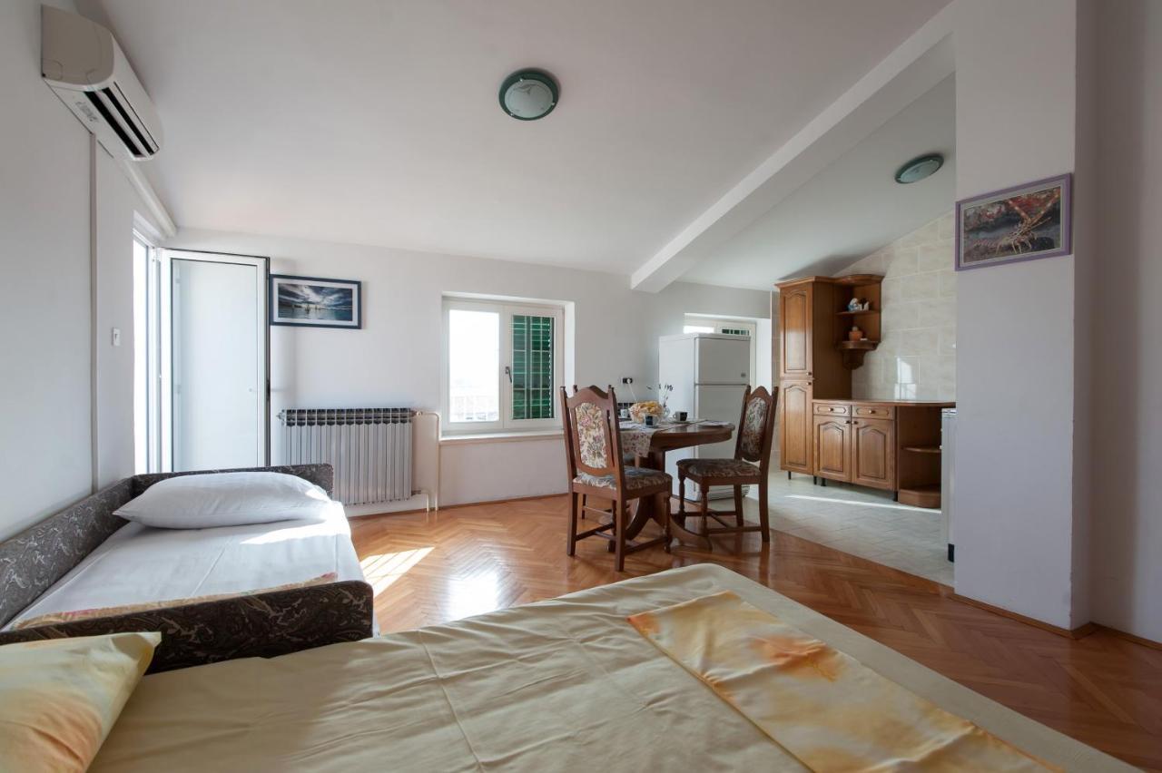 Apartments By The Sea Turanj, Biograd - 6445 מראה חיצוני תמונה